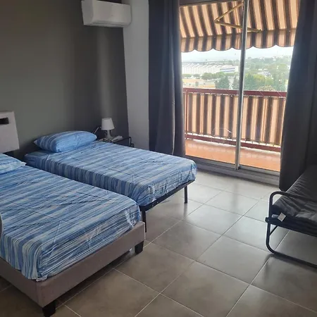 Daire F2 F3 ,appartement Climatise Neuf, Magnifique Vue Sur Et Aeroport, Proche Tram Et Gare Sncf 1 Min,aeroport 3 Minutes, 2or3 Rooms, New Ac Apartment, Magnificent Sea And Airport Views, Close To Tram And Sncf Train Station 1 Min, Airport 3 Min