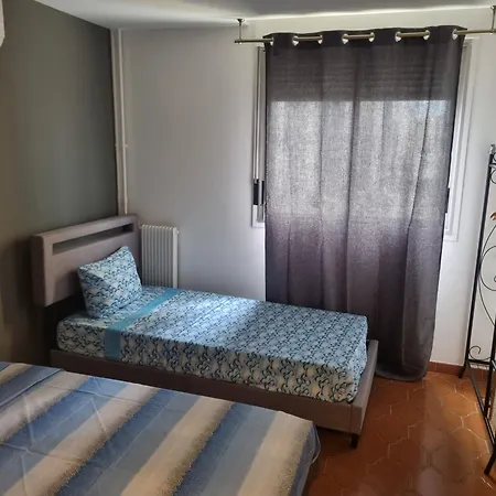Daire F2 F3 ,appartement Climatise Neuf, Magnifique Vue Sur Et Aeroport, Proche Tram Et Gare Sncf 1 Min,aeroport 3 Minutes, 2or3 Rooms, New Ac Apartment, Magnificent Sea And Airport Views, Close To Tram And Sncf Train Station 1 Min, Airport 3 Min *