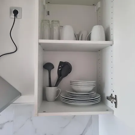 Daire F2 F3 ,appartement Climatise Neuf, Magnifique Vue Sur Et Aeroport, Proche Tram Et Gare Sncf 1 Min,aeroport 3 Minutes, 2or3 Rooms, New Ac Apartment, Magnificent Sea And Airport Views, Close To Tram And Sncf Train Station 1 Min, Airport 3 Min