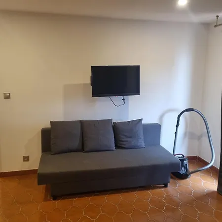 Daire F2 F3 ,appartement Climatise Neuf, Magnifique Vue Sur Et Aeroport, Proche Tram Et Gare Sncf 1 Min,aeroport 3 Minutes, 2or3 Rooms, New Ac Apartment, Magnificent Sea And Airport Views, Close To Tram And Sncf Train Station 1 Min, Airport 3 Min *