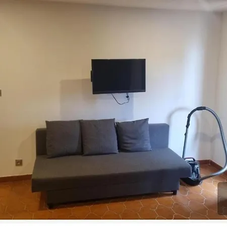 F2 F3 ,appartement Climatise Neuf, Magnifique Vue Sur Et Aeroport, Proche Tram Et Gare Sncf 1 Min,aeroport 3 Minutes, 2or3 Rooms, New Ac Apartment, Magnificent Sea And Airport Views, Close To Tram And Sncf Train Station 1 Min, Airport 3 Min * 니스